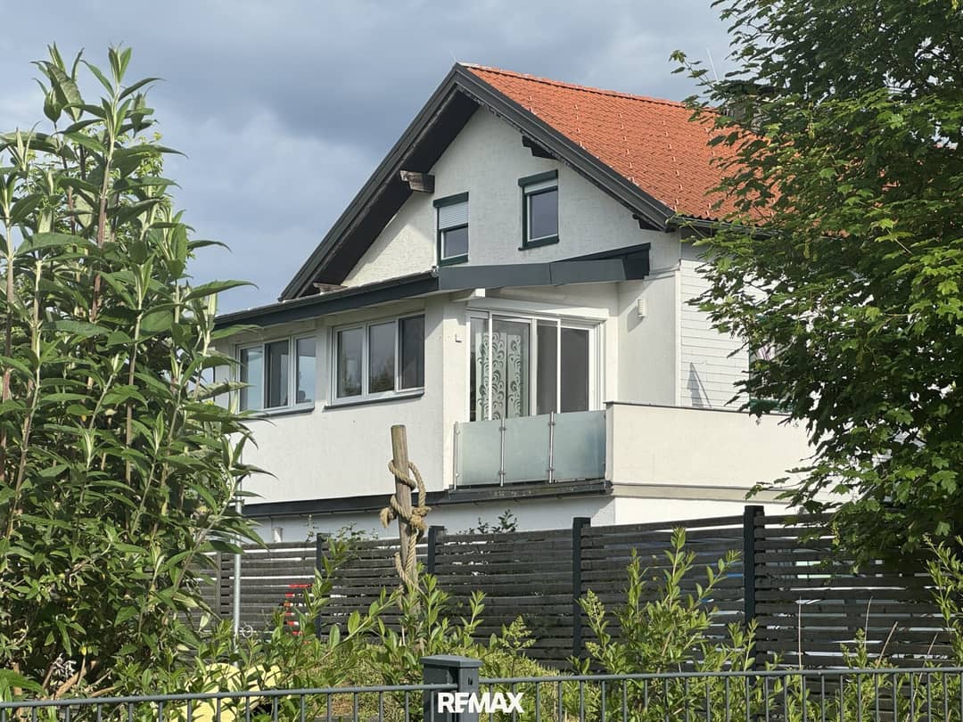 4-Room Apartment with Private Garden