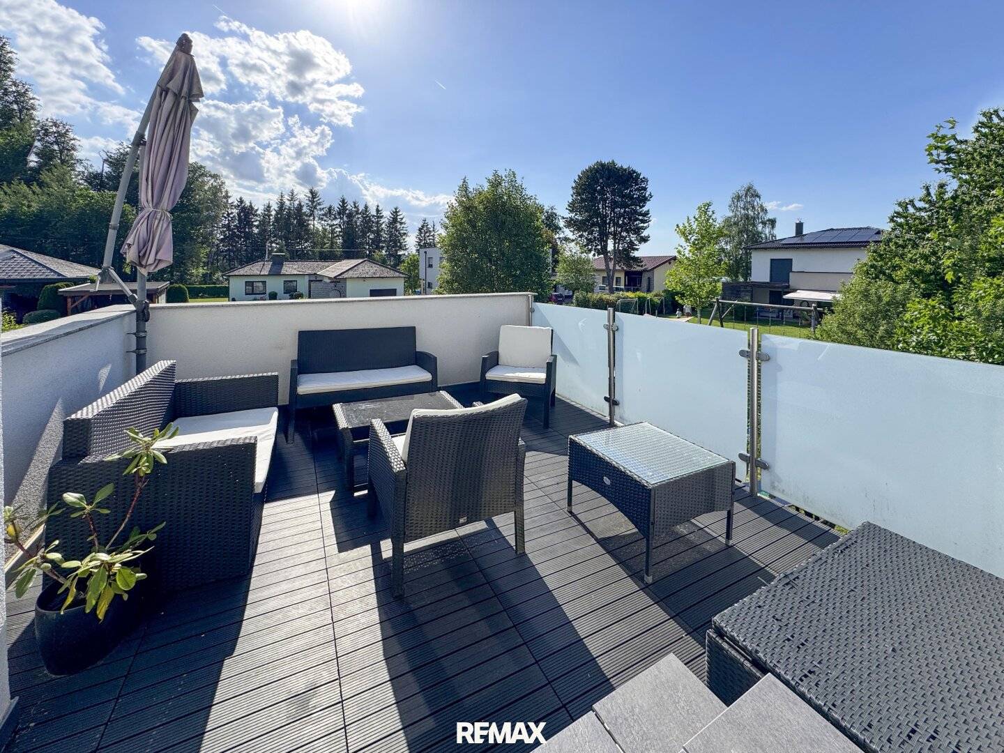 Apartment with private garden and two terraces