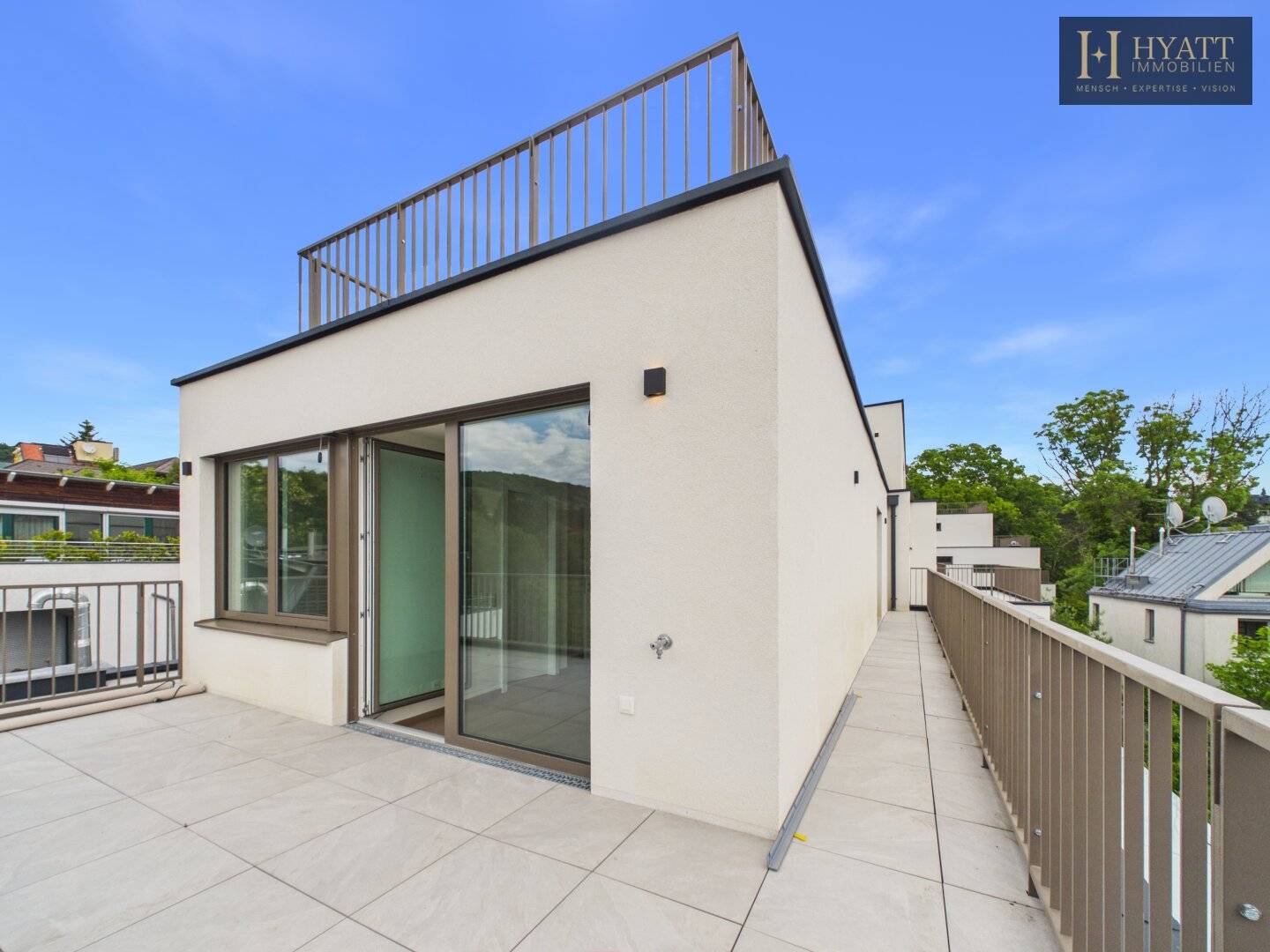Neubau Maisonettewohnung mit Dachterrasse und Panoramaausblick