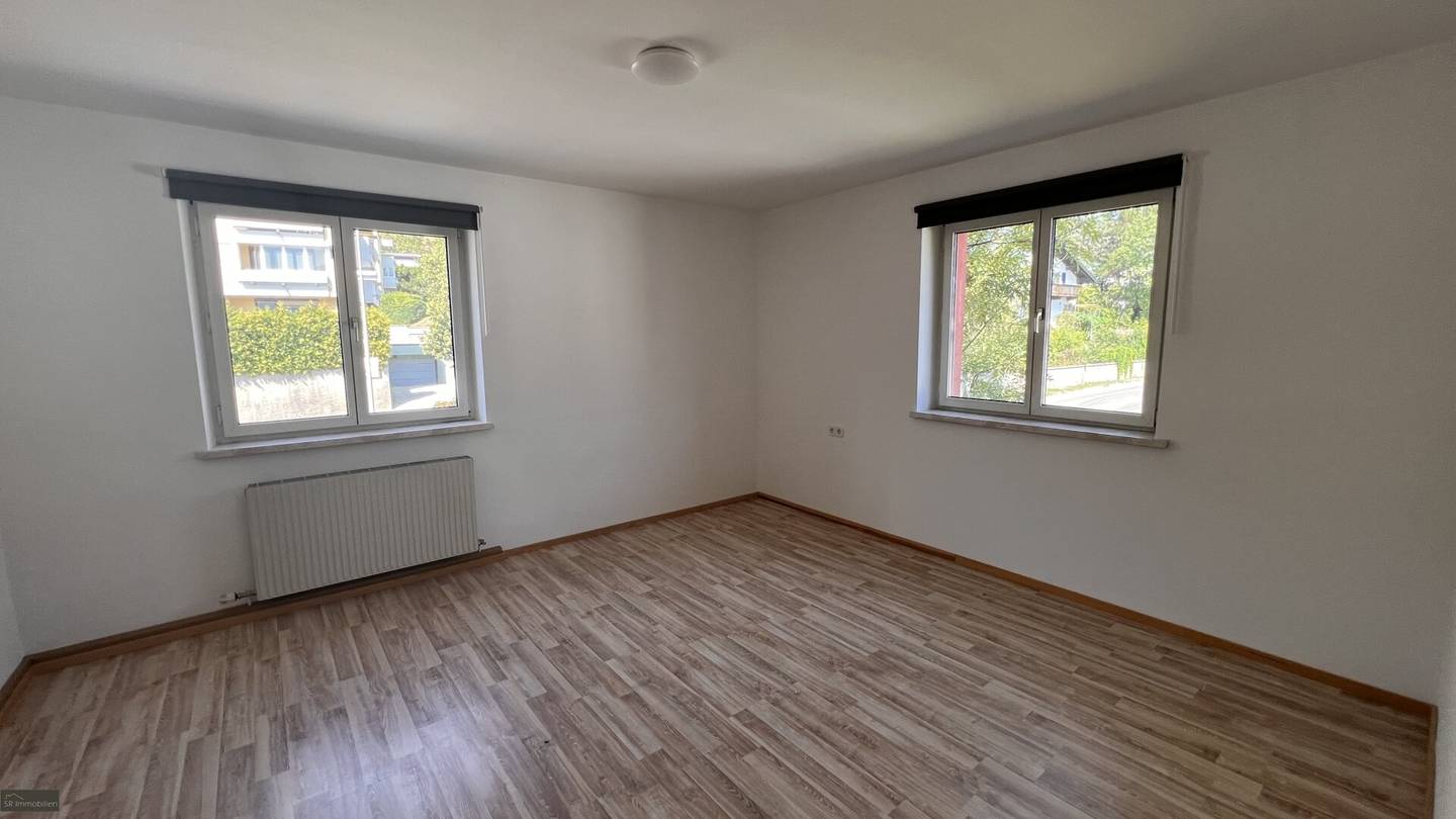 Bright quiet apartment with spacious living area
