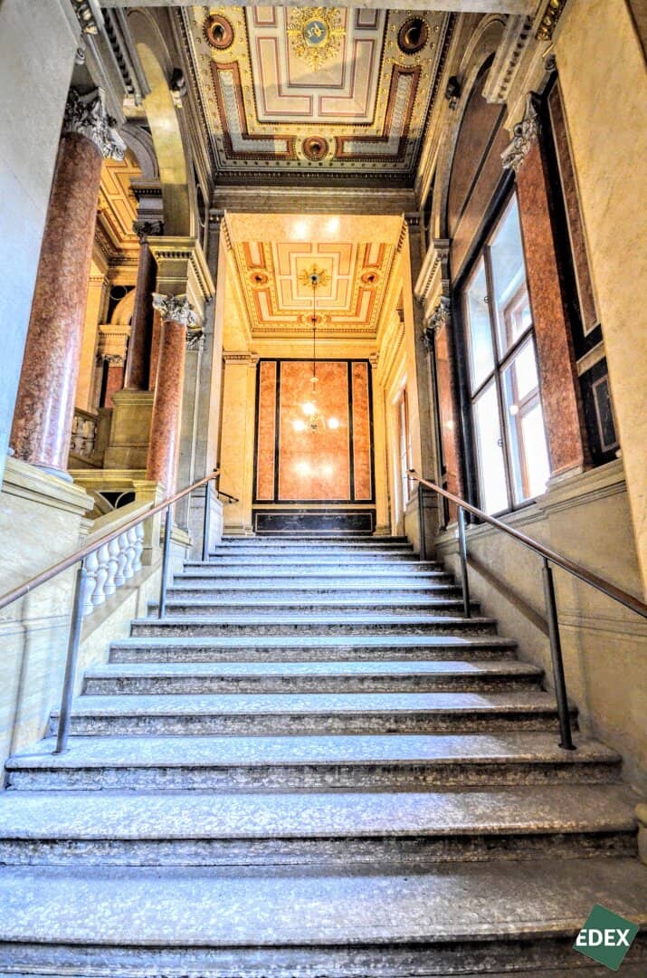Exclusive office in the Stock Exchange