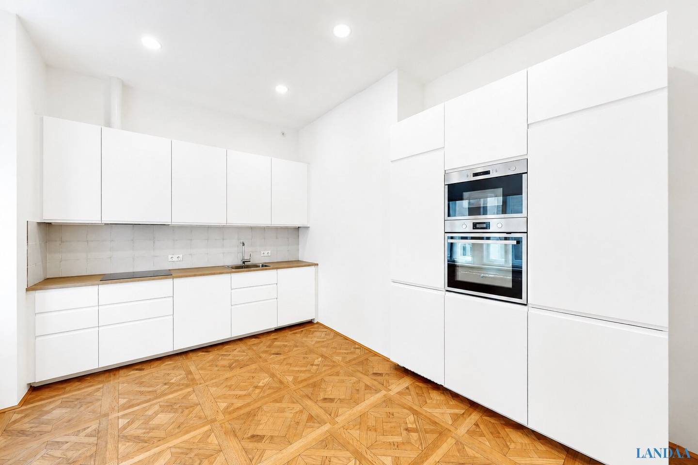 Old building apartment in quiet near city center