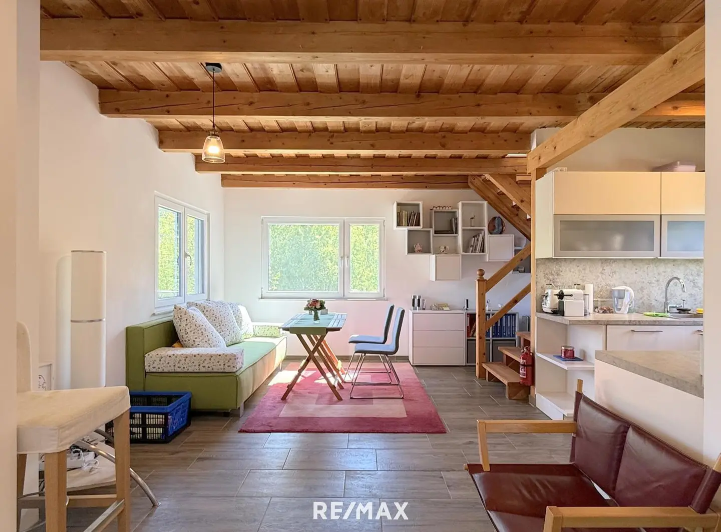 Holiday apartment with garden pergola and Danube access