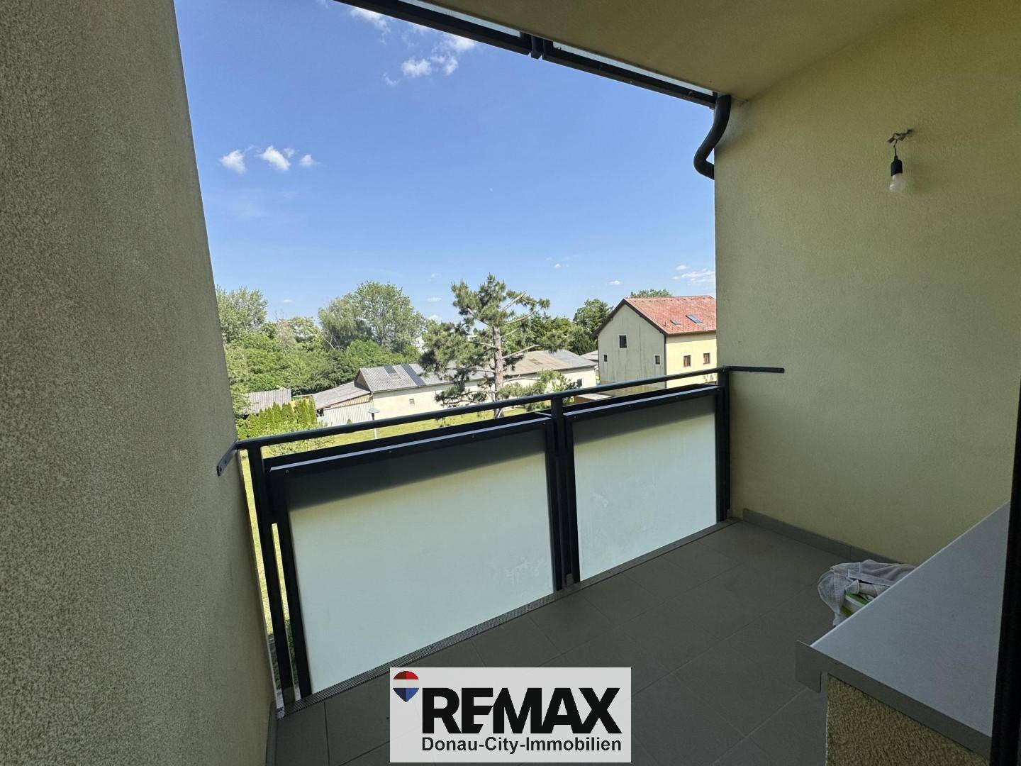 Wohnung frisch renoviert mit Loggia nahe Wien