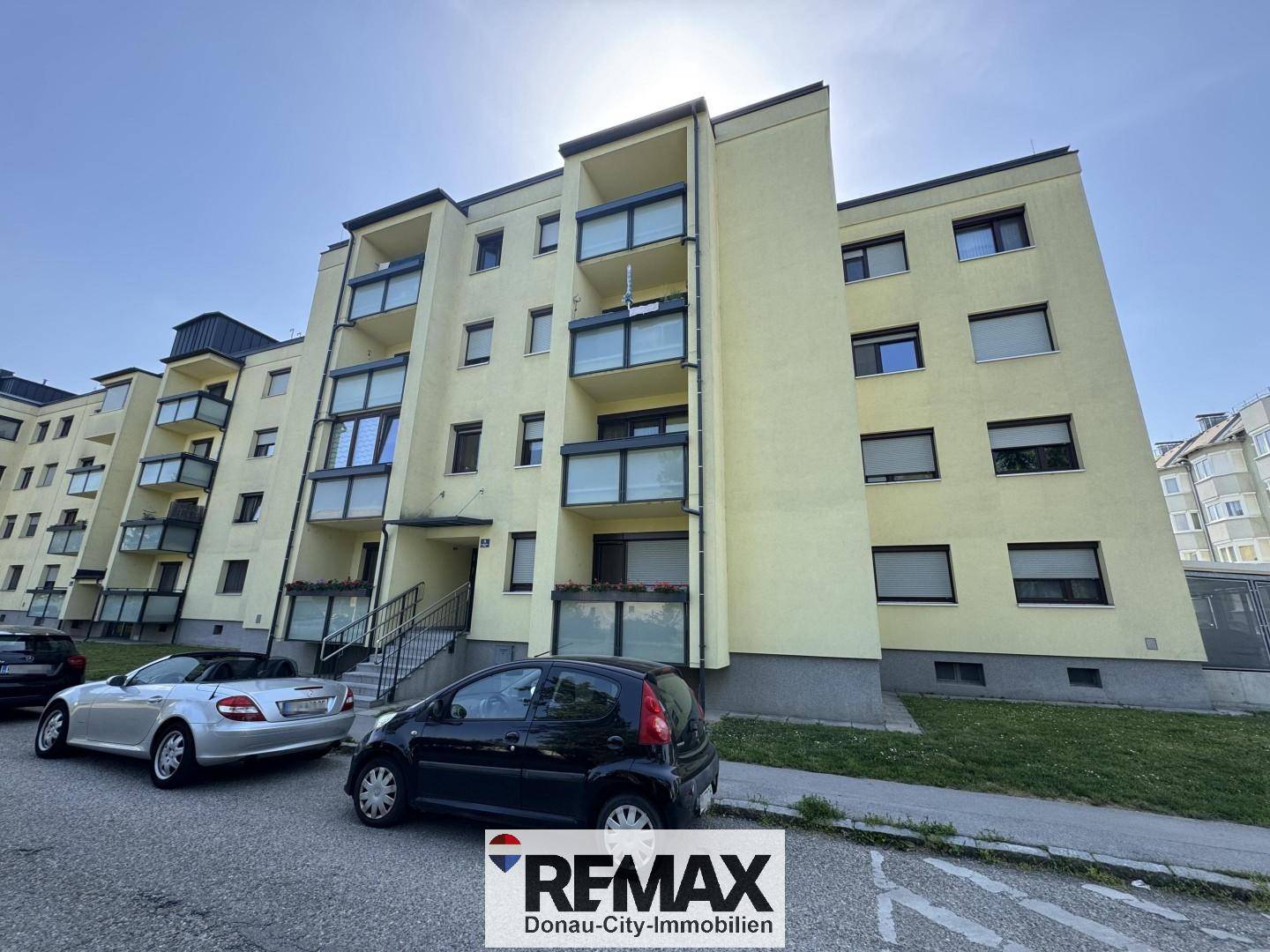 Wohnung frisch renoviert mit Loggia nahe Wien