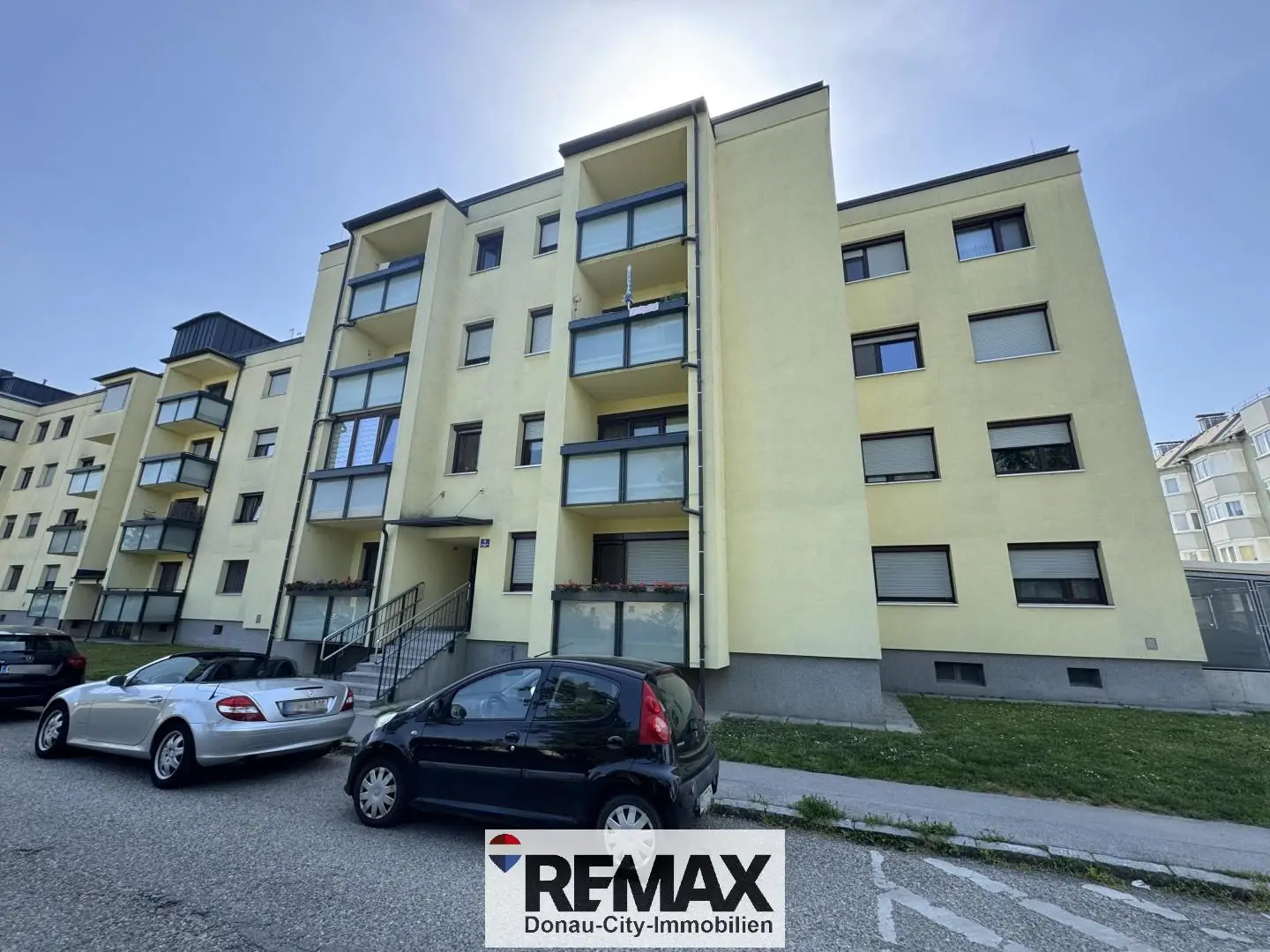 Wohnung frisch renoviert mit Loggia nahe Wien