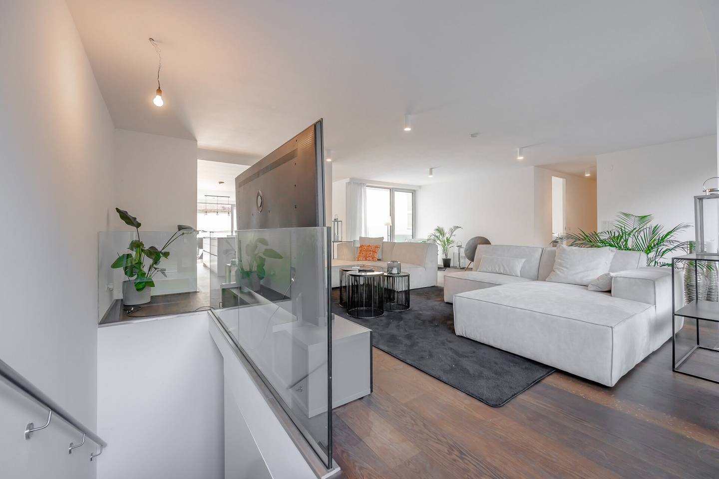 Exclusive 4-Room Terrace Apartment in Döbling
