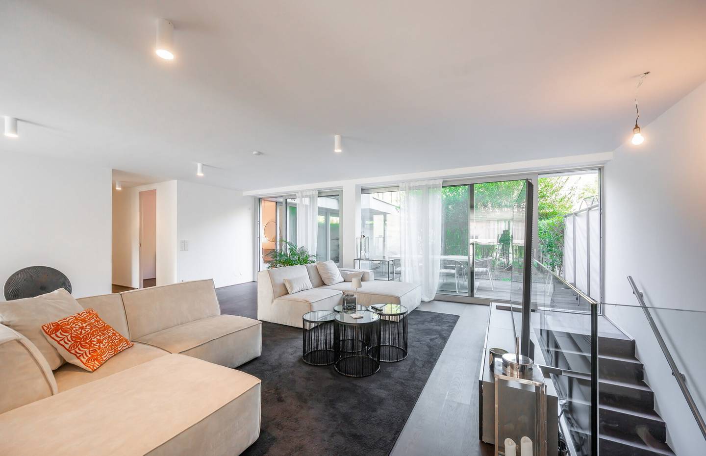 Exclusive 4-Room Terrace Apartment in Döbling