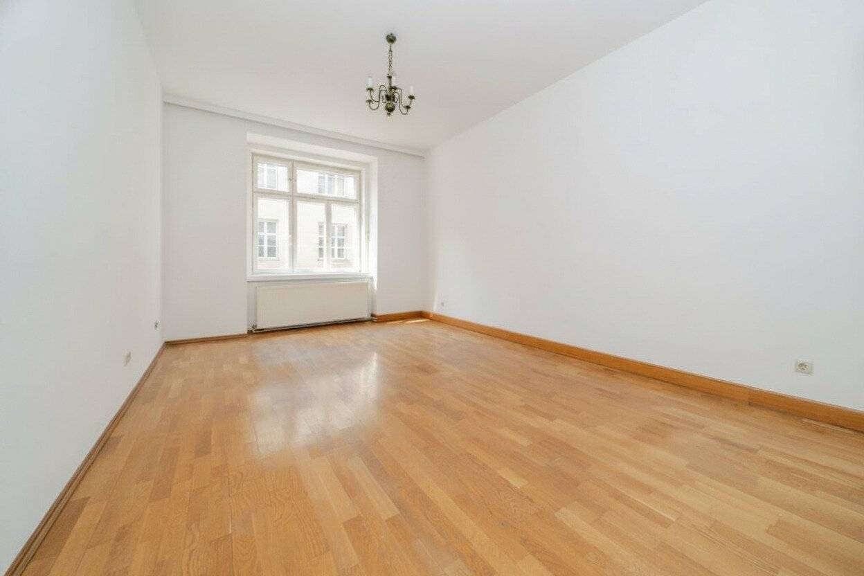 Historic building apartment near Prater and Donaukanal