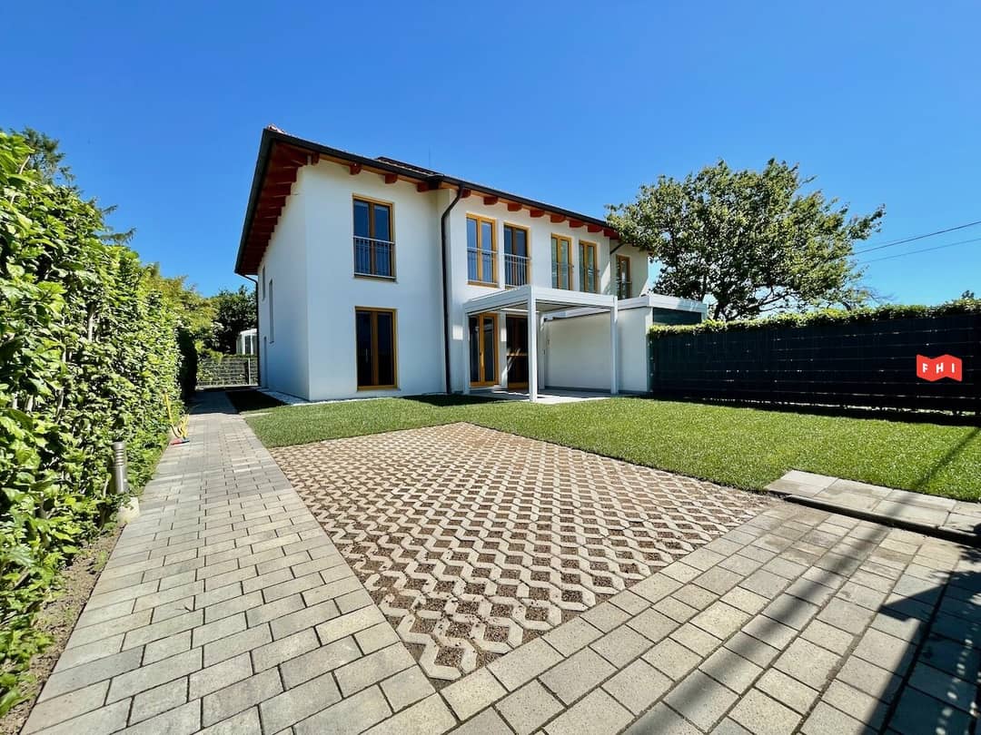 130m² Doppelhaushälfte mit Garten & PV