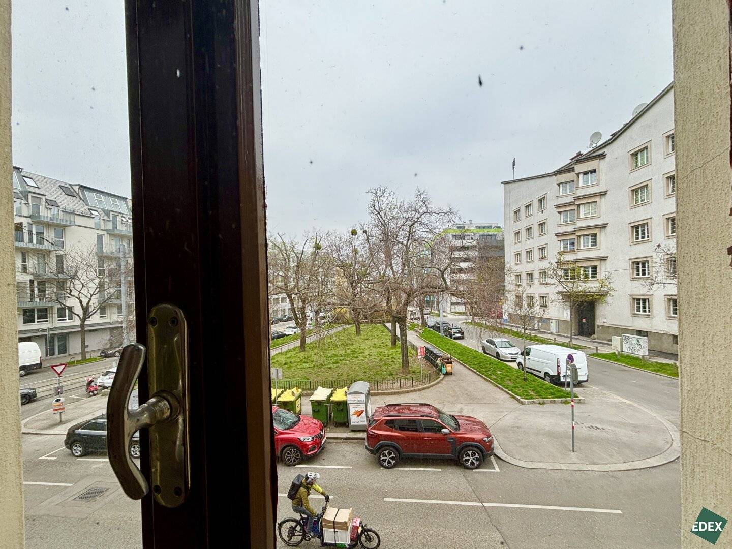 Altbauwohnung near Schönbrunn Park with U4 access