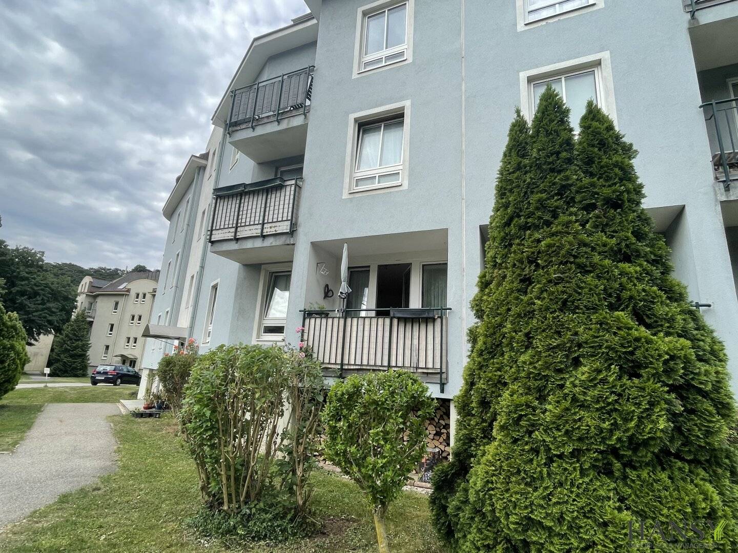 BADEN BEI WIEN: 2-Zimmer Wohnung mit Loggia &amp; Stellplatz – TOP Lage &amp; sofort bezugsfertig