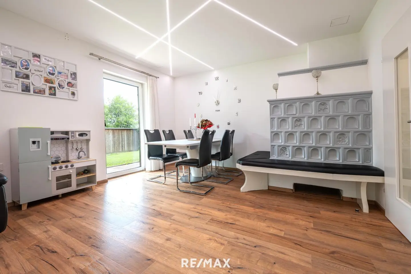 Modern and sunny with large garden Familienwohnung