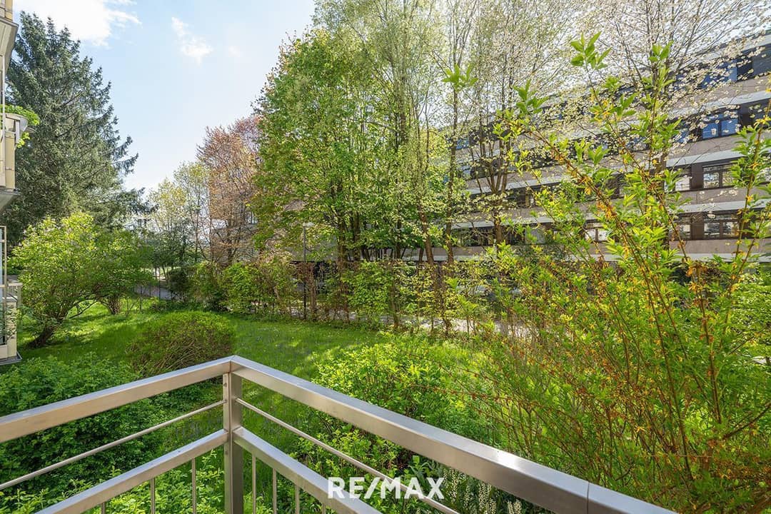 Balkon mit Blick ins Grüne