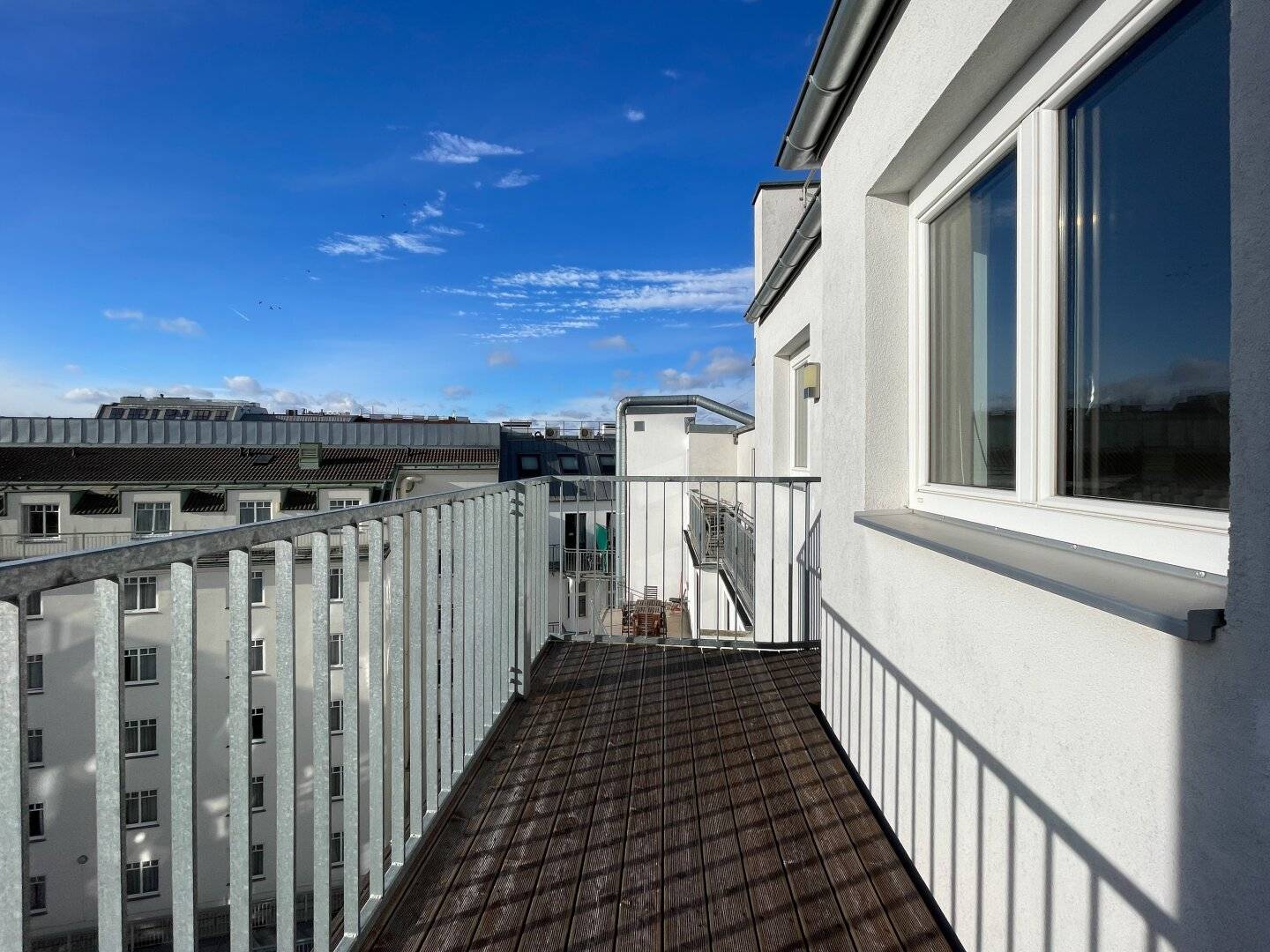 Dachgeschosswohnung nahe Naschmarkt mit Balkon