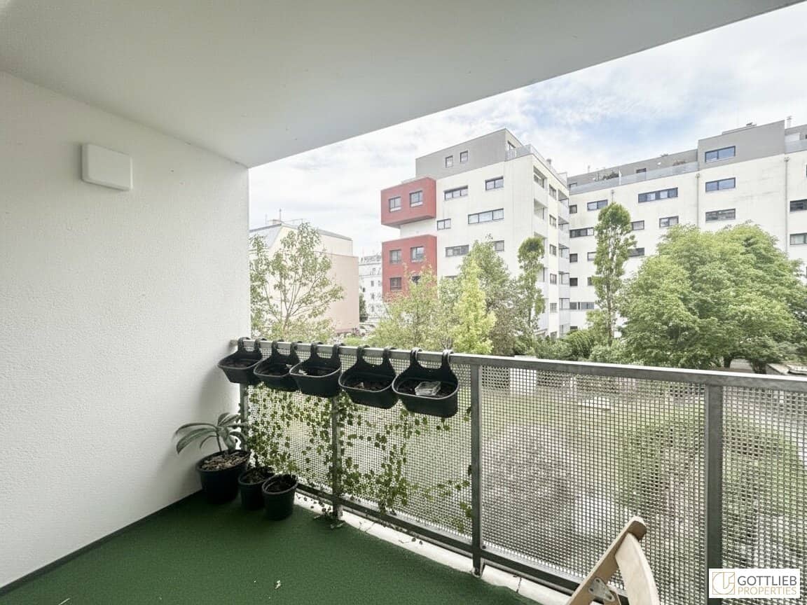 Apartment in green and quiet location with loggia and underground parking