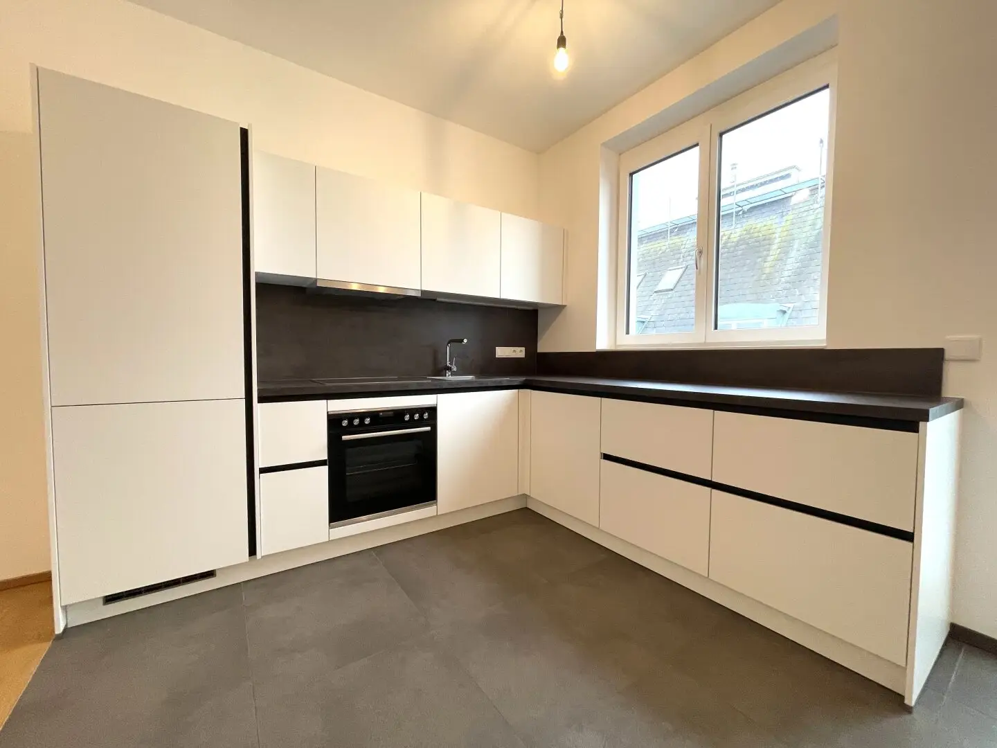 Top floor apartment near Naschmarkt modernized