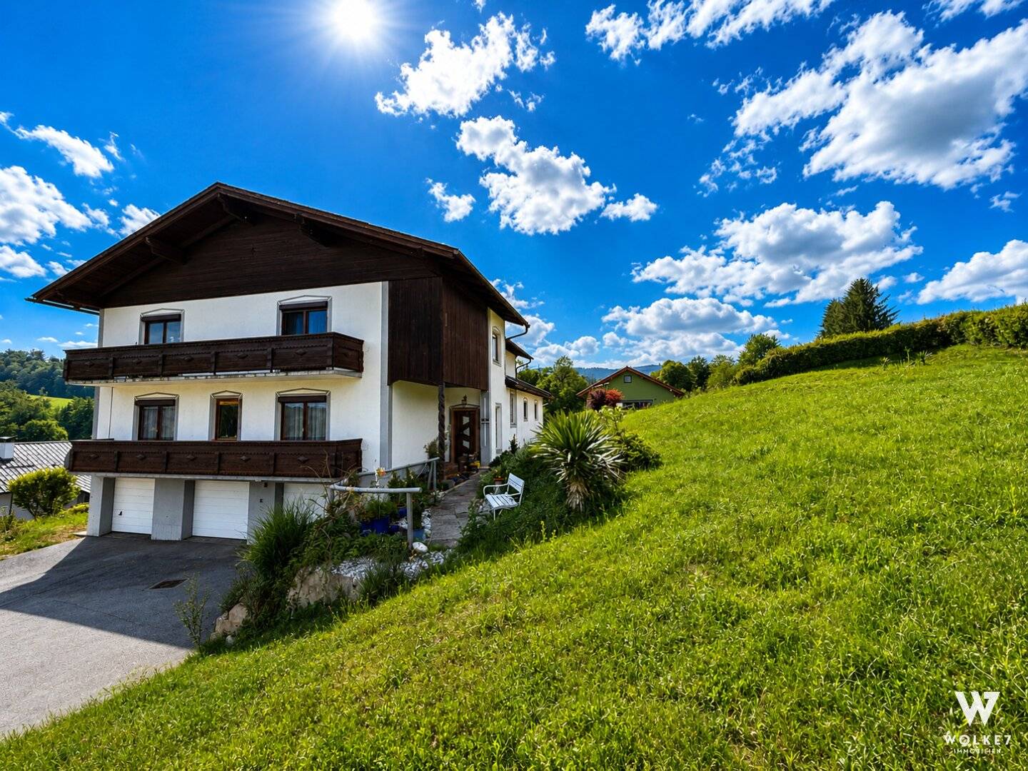 Zweifamilienhaus mit 3 Garagen in Kumberg