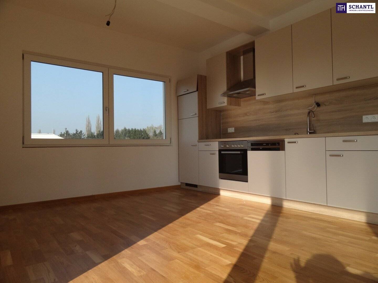 Apartment no commission sunny balcony