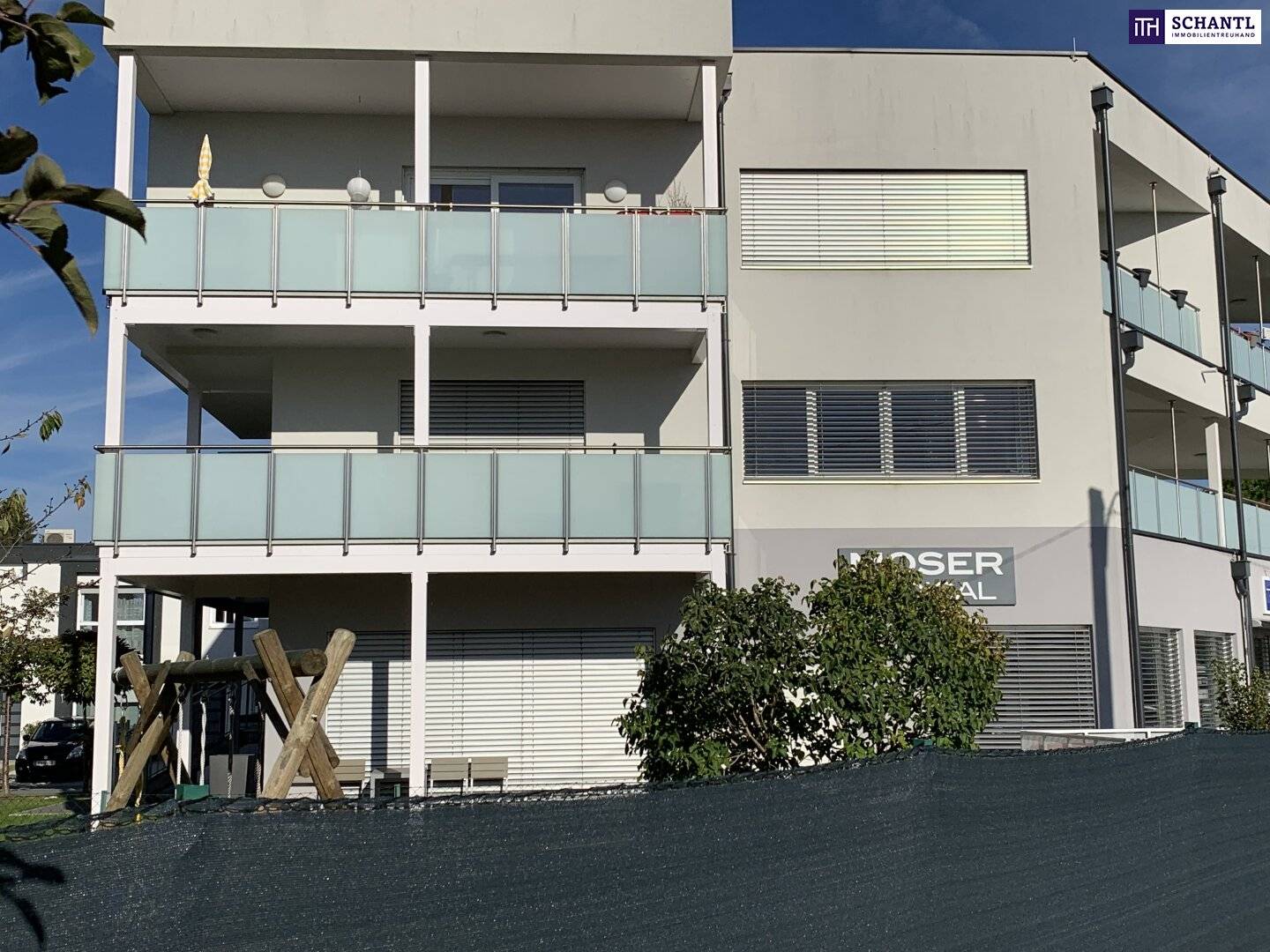Apartment no commission sunny balcony
