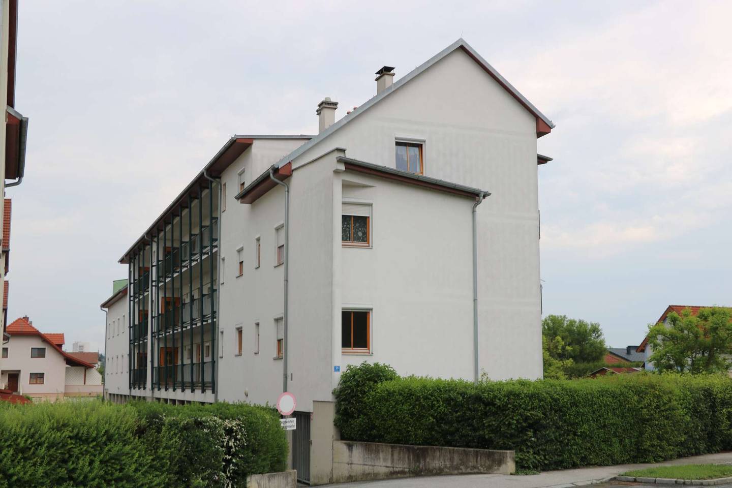 Well maintained apartment with gas heating