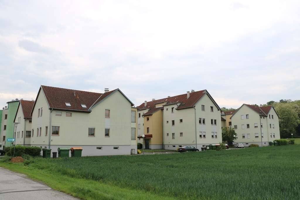 Well maintained apartment with gas heating