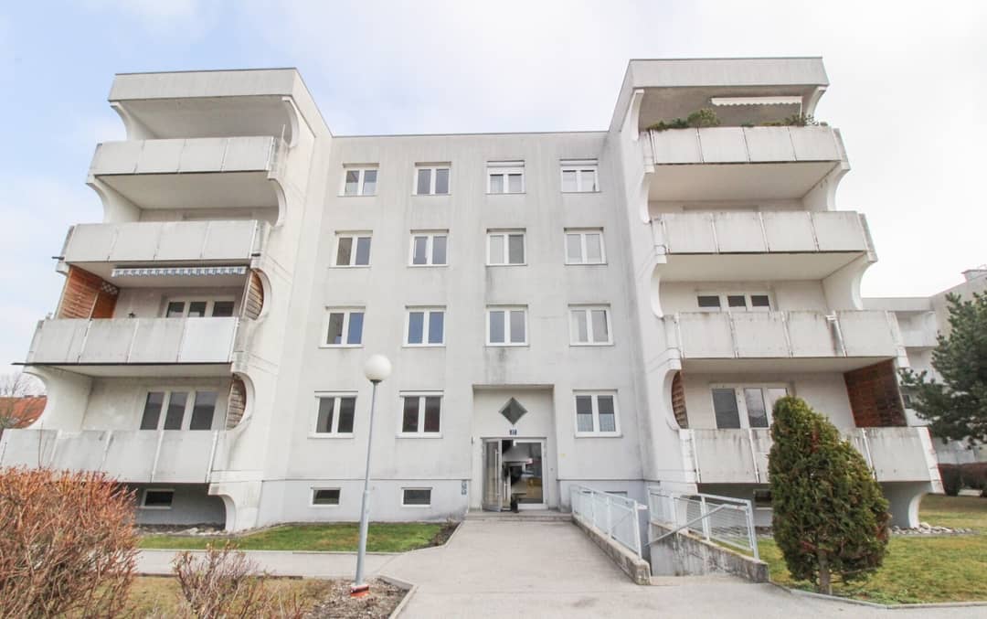 Near the train station and everyday amenities