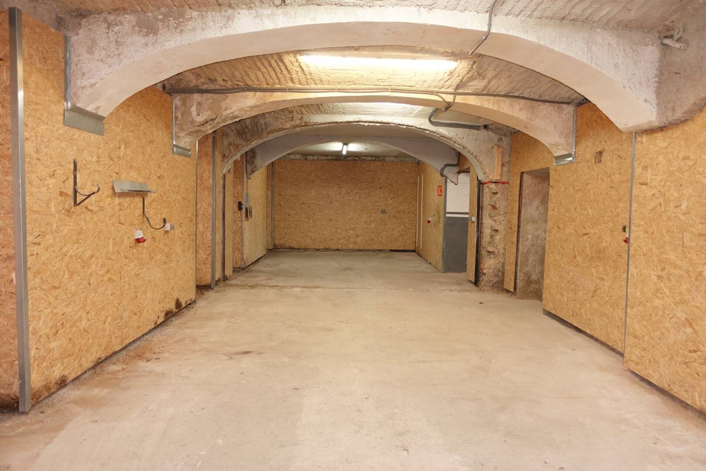 128 m² Storage Space in Vienna 1150