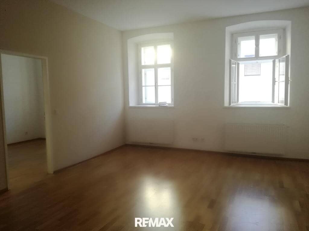 Listed Historic Apartment Downtown