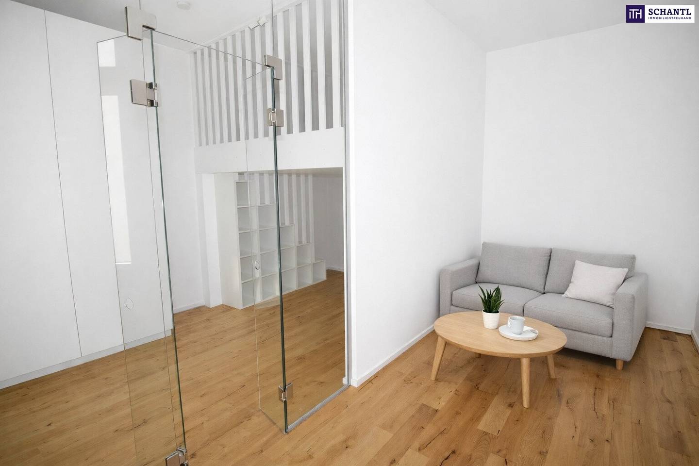 Perfectly laid out small apartment with courtyard balcony in renovated old building in a quiet side street, temporarily rented until 2029