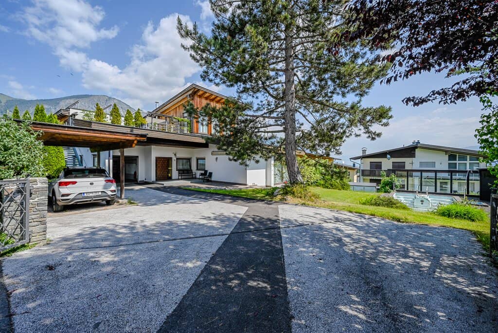 Mehrfamilienhaus mit Pool in Angerberg