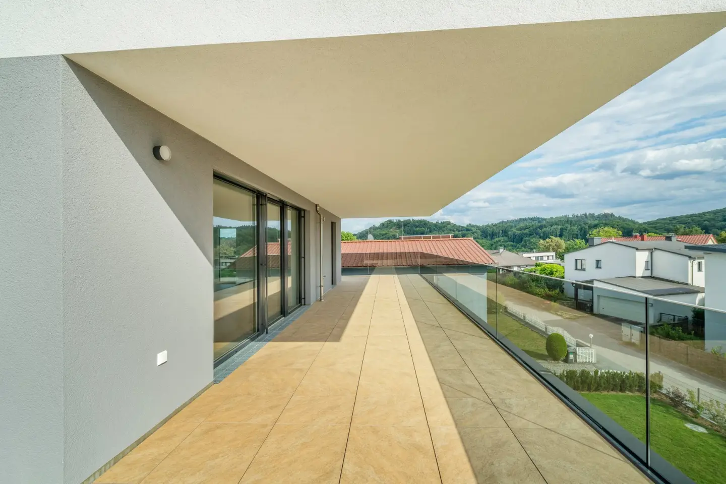 Penthouse with terrace and lift access