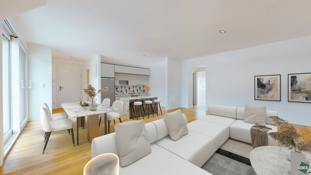 Helle Dachgeschosswohnung mit Balkon und Terrasse