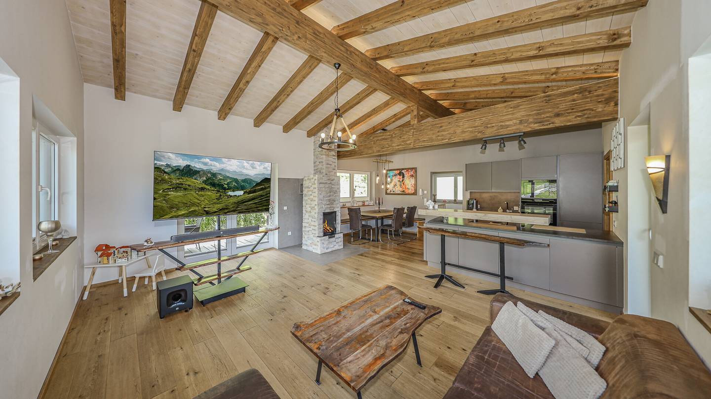 Hochwertiges Zweifamilienhaus mit Fernblick