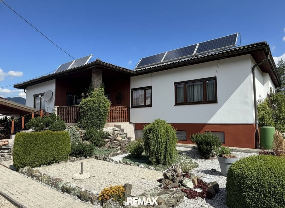 Einfamilienhaus mit Pool und Garten