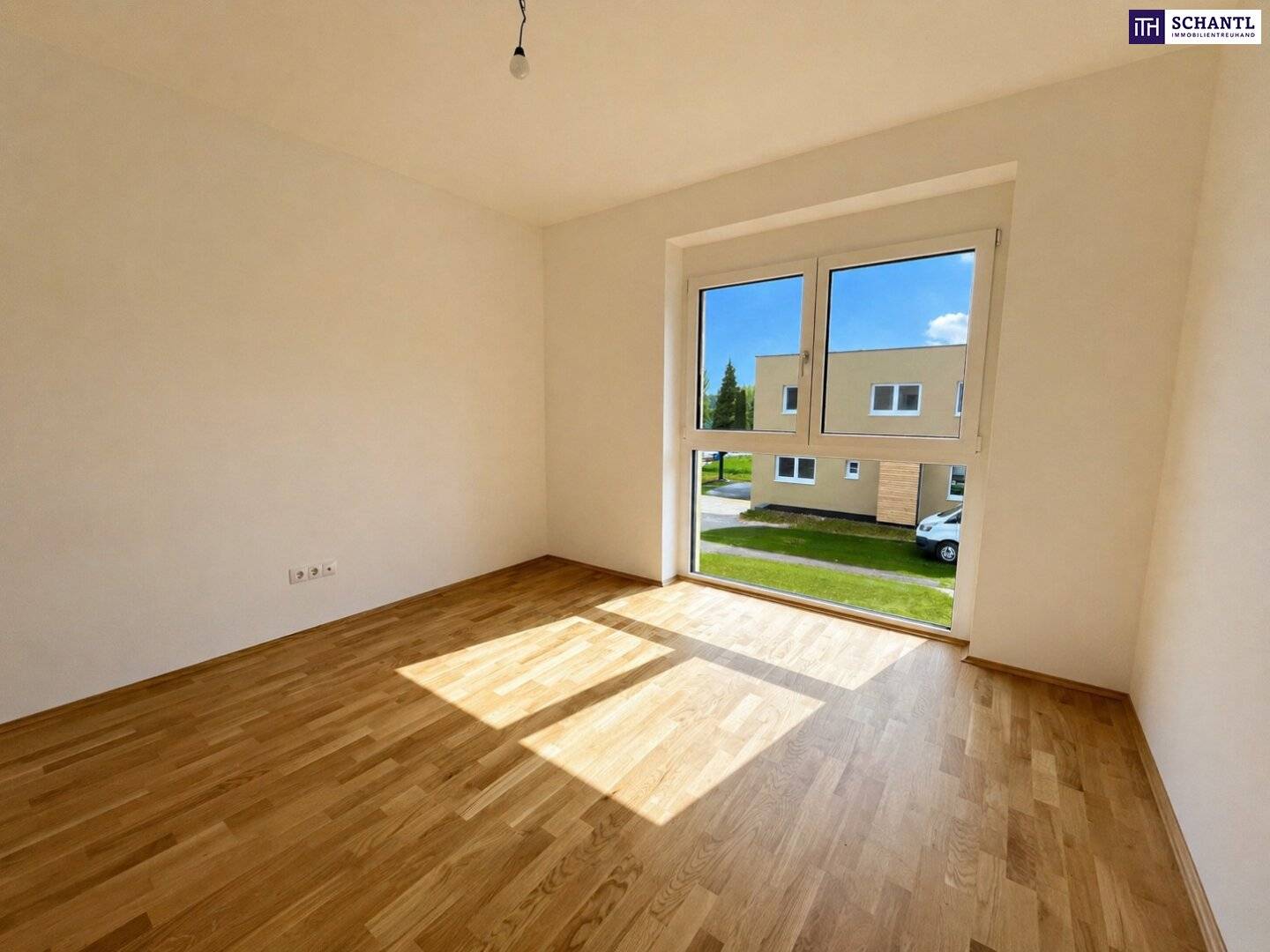 Modernes Doppelhaus mit Garten & Keller