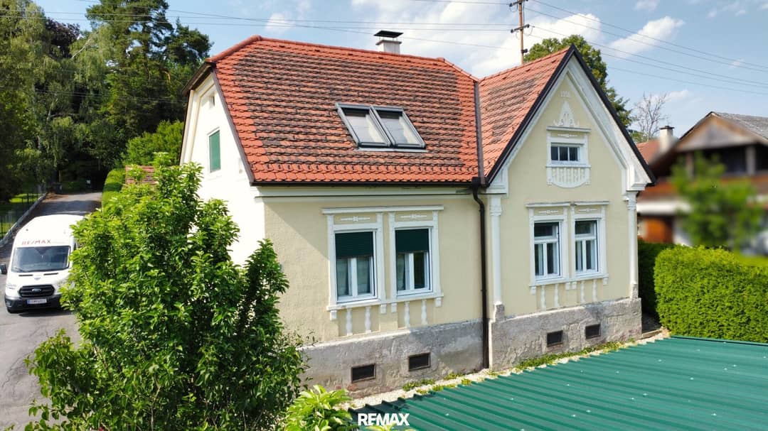 Modernisierte Altbauvilla mit Dachausbau