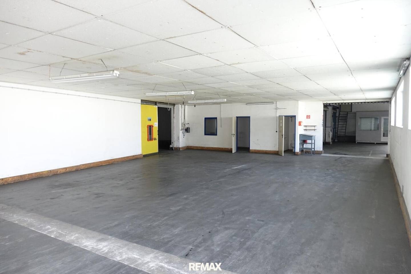 Spacious Warehouse with Office for Rent