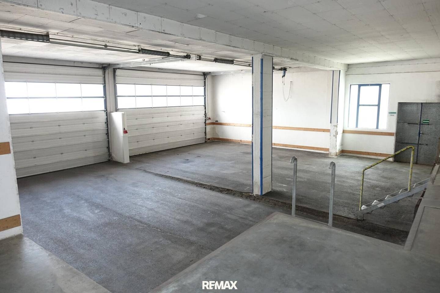 Spacious Warehouse with Office for Rent