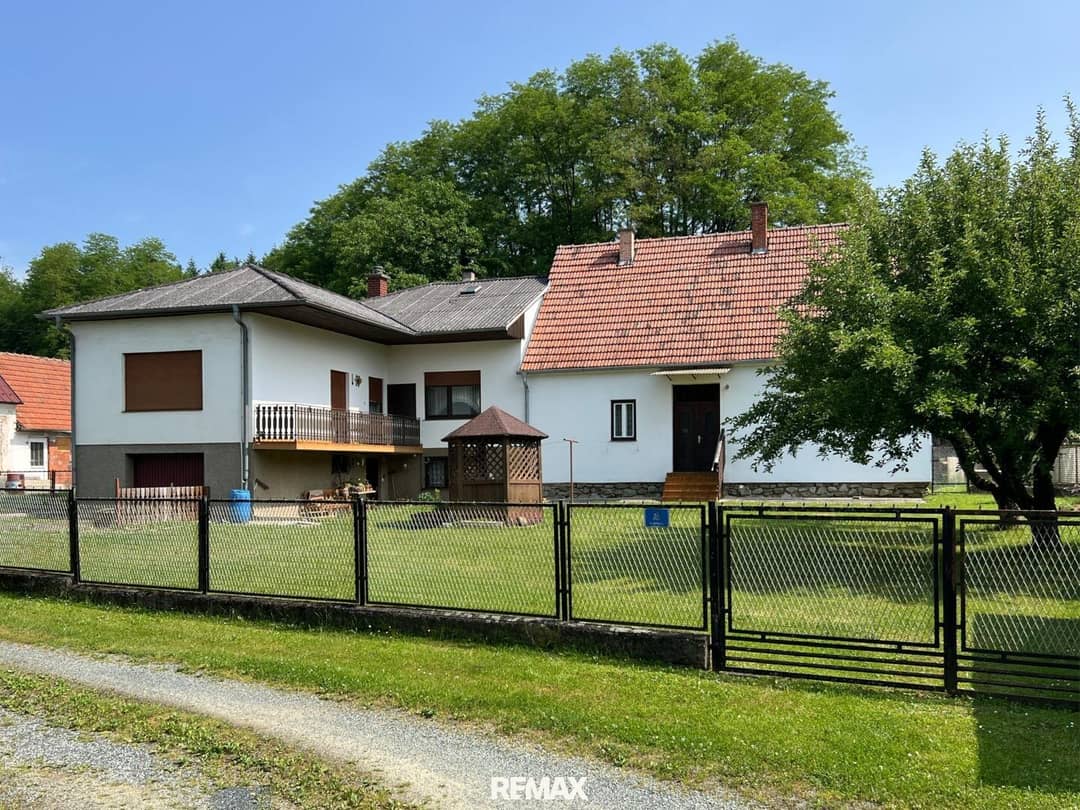 2 Häuser mit Garten in Oberdorf