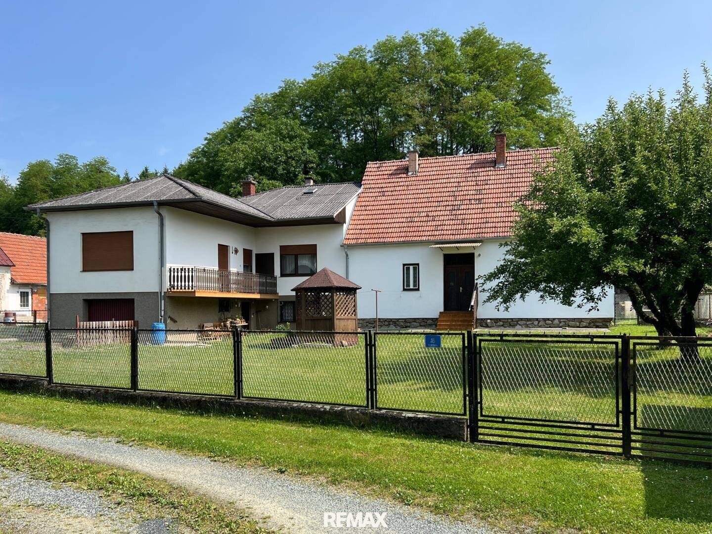 2 Häuser mit Garten in Oberdorf
