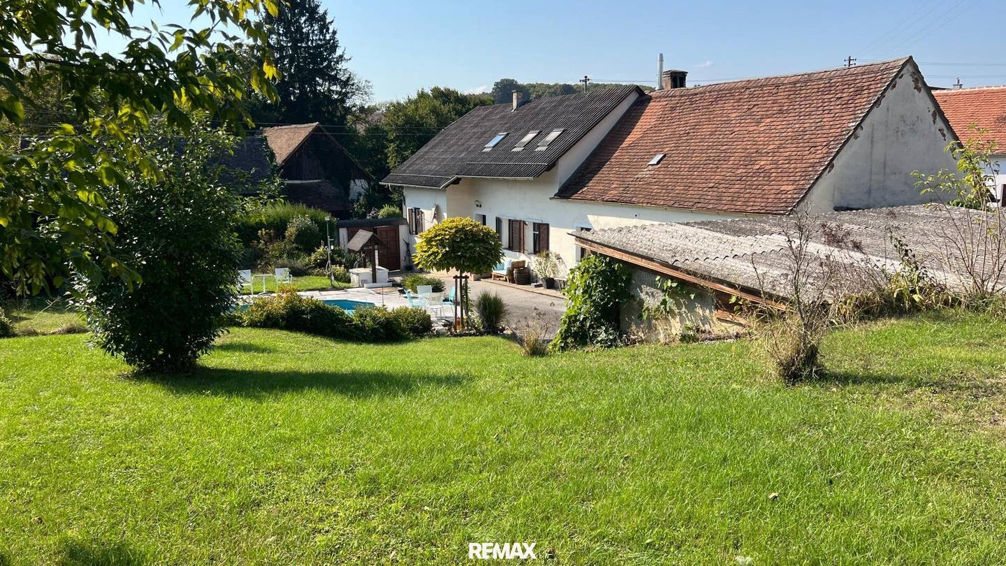 Einfamilienhaus mit Pool in Eisenberg