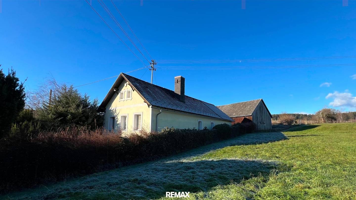 House with Winter Garden and Garage