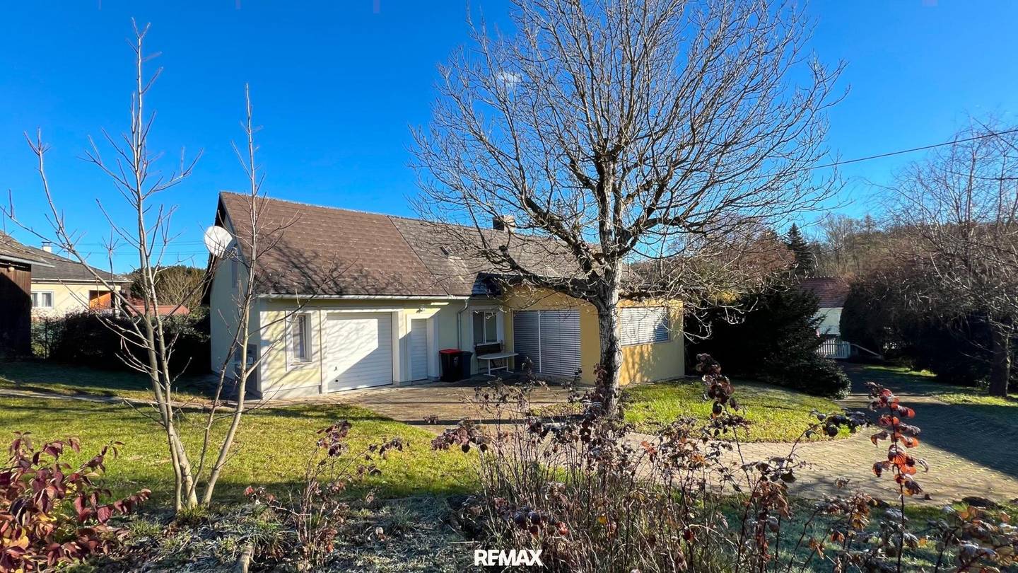House with Winter Garden and Garage