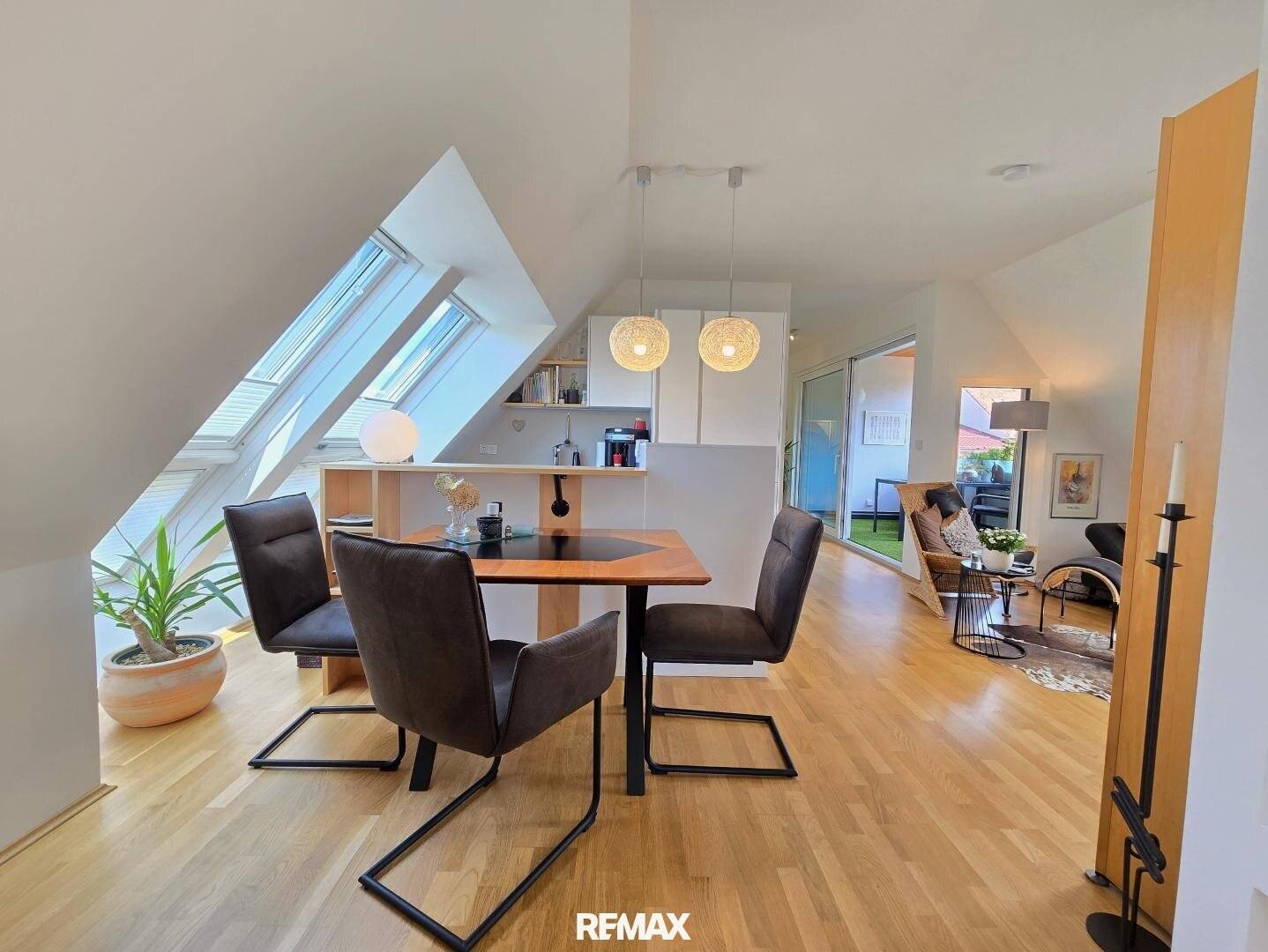 Wohnung zentral gelegen mit Loggia und umfassend saniert