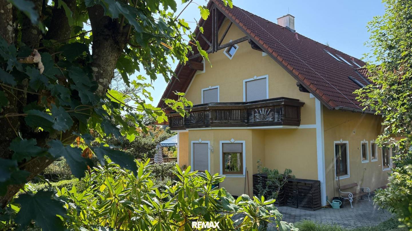 Charmantes Landhaus mit Gästezimmern & Garten