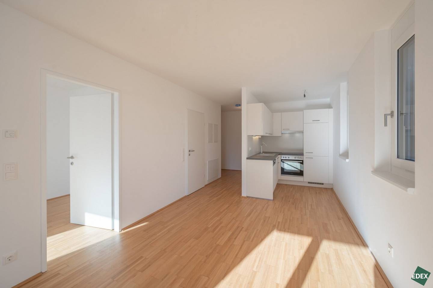 Modern 2-room apartment with loggia near the Danube