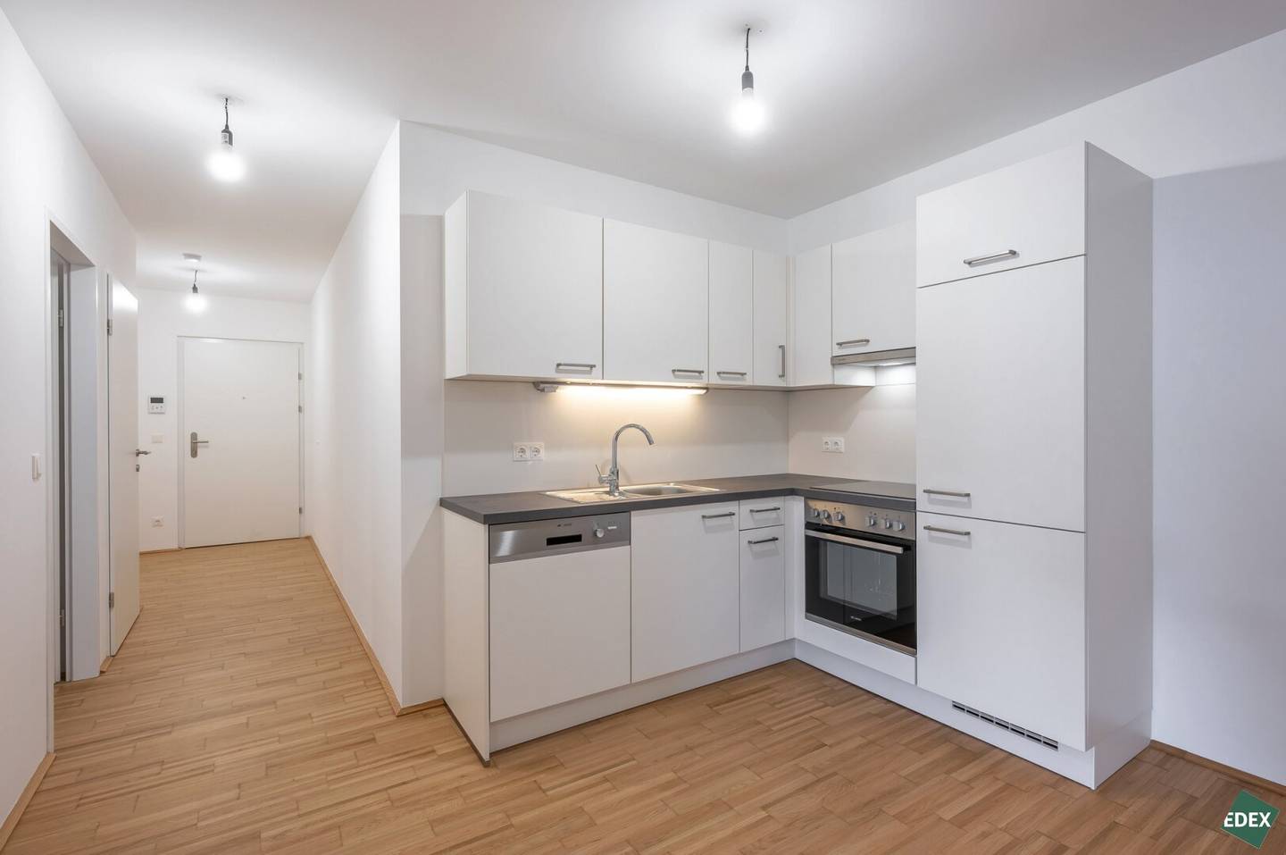 Modern 2-room apartment with loggia near the Danube