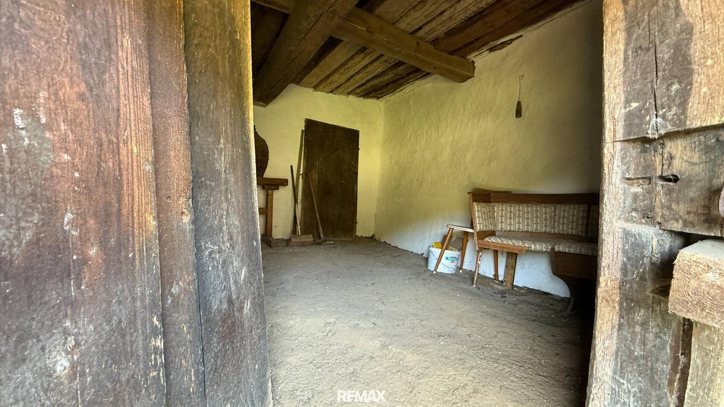Historisches Kellerstöckl mit Weingarten