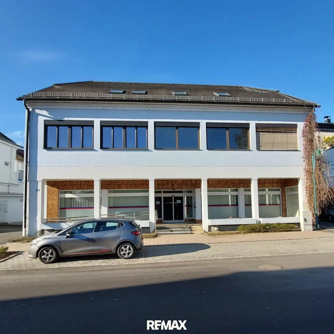 Office and Seminar Building Jennersdorf